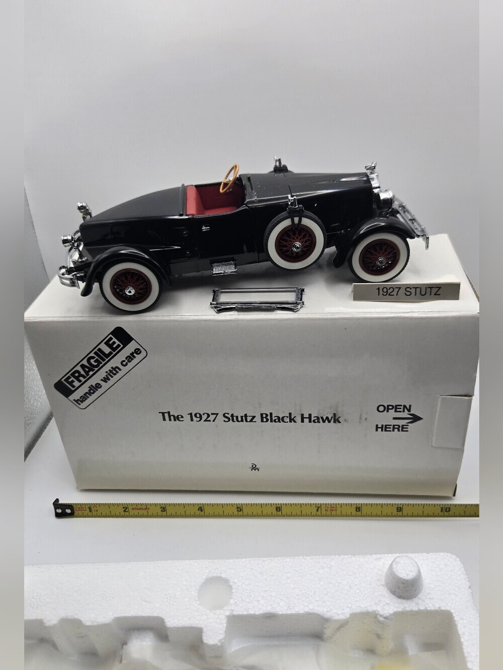Danbury Mint 1:24 scale 1927 Stutz Black Hawk